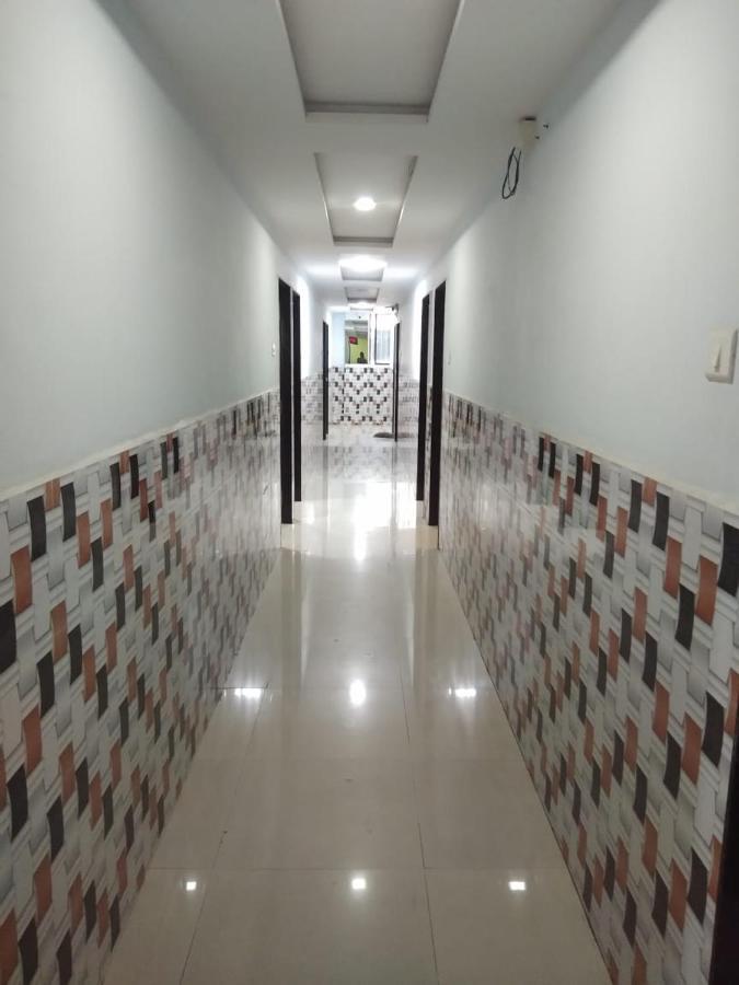 אחמדאבאד Hotel Shree Krishna מראה חיצוני תמונה